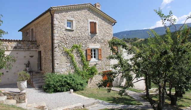 Large Provencal house (Le Moulin, Maison du Haut)