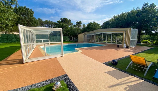 Large Provencal villa ideal for family vacations, swimming pool, trampoline, petanque.