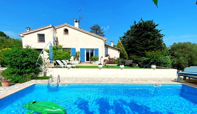 Large Provencal Villa w/pool & A/C in Grasse - near beaches of French Riviera