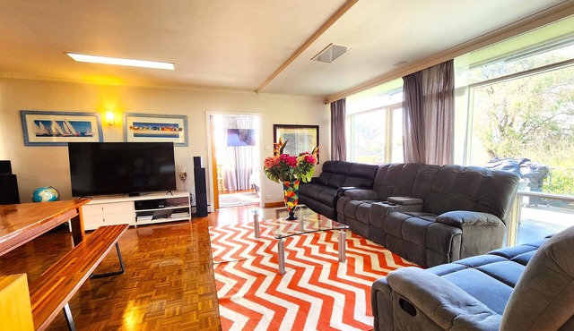 Large quad guest room 6 with free parking