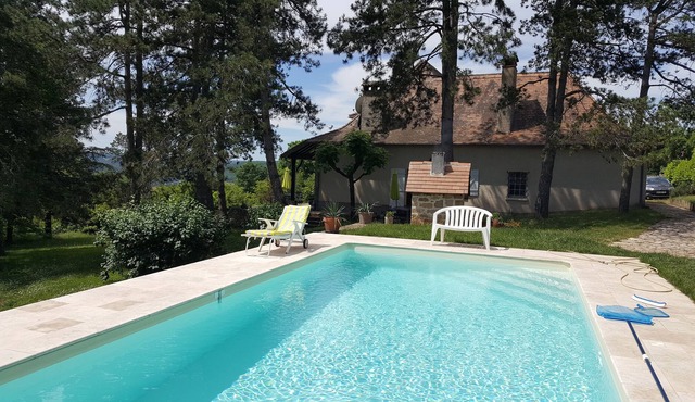 Large quercynoise house with swimming pool