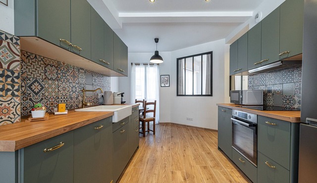 Large & Quiet 1 Bdr Downtown