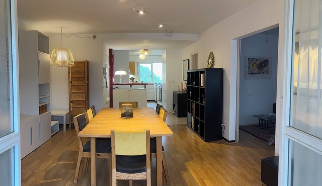 Large, quiet apartment close to the town center, ideal for families