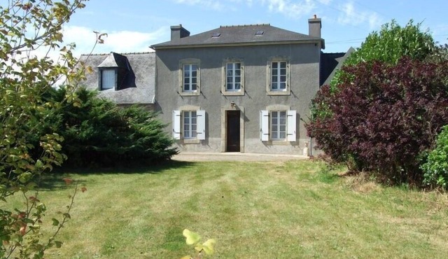 Large, quiet house close to the sea