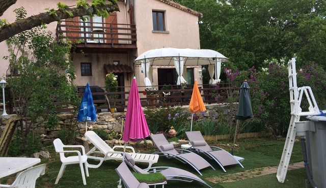 Large, quiet house on large plot with swimming pool Promo 3rd SEM of August