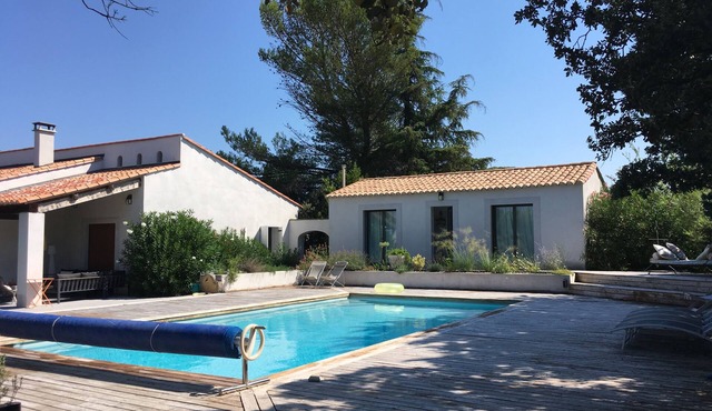 Large, quiet property with swimming pool, garden and exceptional view near Uzes