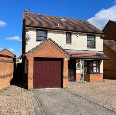 Large, Quiet, Sleeps 16, 4 bathrooms, Parking, Leicester