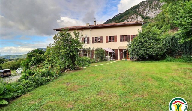 Large renovated country house, farm animals, hiking trails