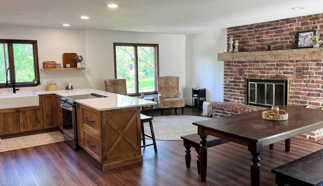 Large Ranch Home in the Heart of Leelanau County - Fenced Yard+Air Conditioning