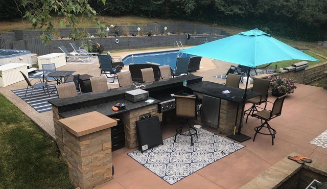 Large Recreational Group Gathering & Getaway Retreat Property