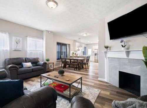 Large Remodeled 4 Bedroom Only 7 Minutes to Downtown