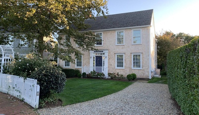 Large, Renovated Naushop Home, Perfect for 1 or 2 Families!