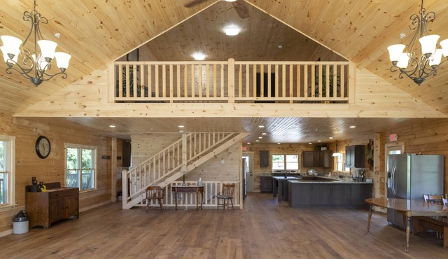 Large Retreat for up to 150 people, sleeps 84