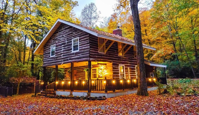 Large Rustic Log Cabin in the Laurel Highlands