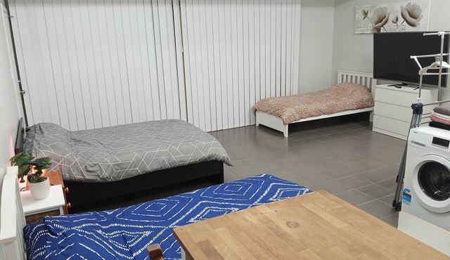 Large Self-Serviced Apartment, Opposite from Nature Reserve