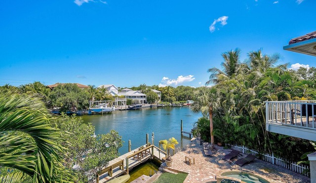 Large Siesta Key Home On Water With Pool/Spa