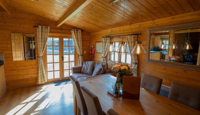 Large Somerset lodge with access to adventure activities