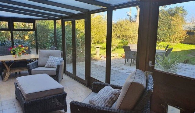 Large & Spacious with Games Room, bungalow nr Bude