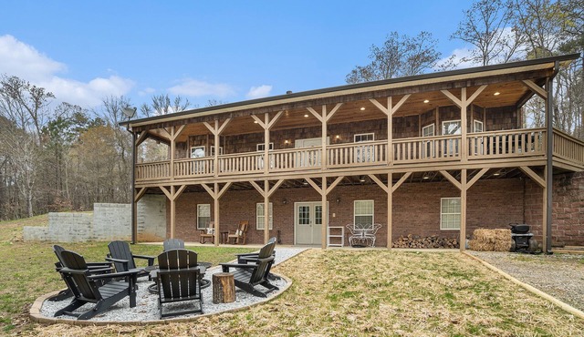 Large, Spacious Home near LakePoint and Lake Allatoona