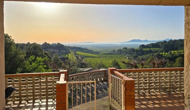 Large spacious villa with private pool with far reaching sea views, Catadau