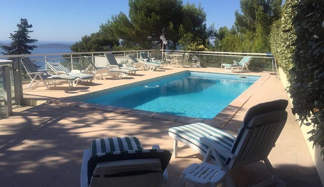 Large standing villa with garden and swimming pool, wonderful view of the Golden Islands