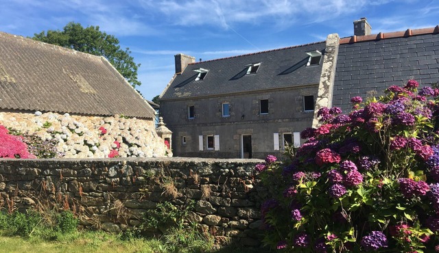 Large stone house 500 m from the sea and hiking trails