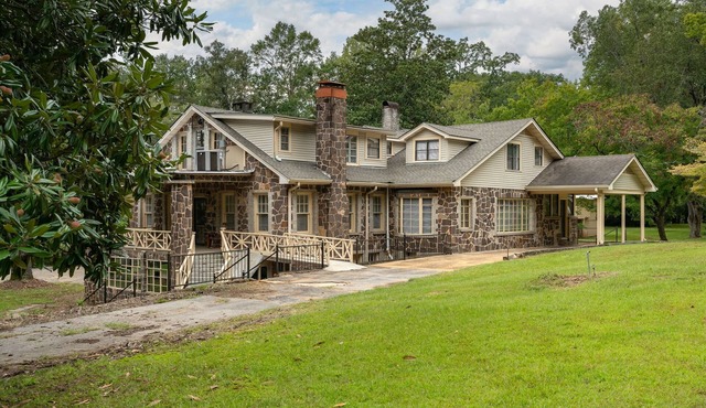LARGE Stone Home, Convenient to UA, Hoover Met, GOLF