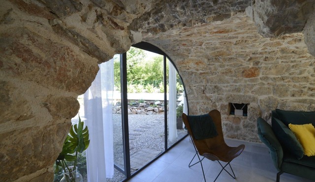 Large stone house Casa di Pietra with pool for up to 8 people