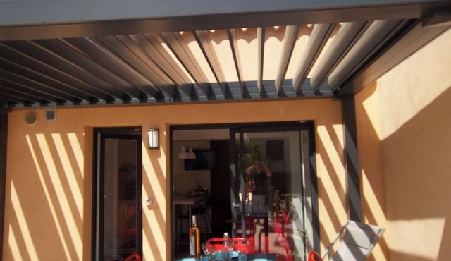 LARGE STUDIO (26m2) and large terrace (14m2) 50m from the sea and beach