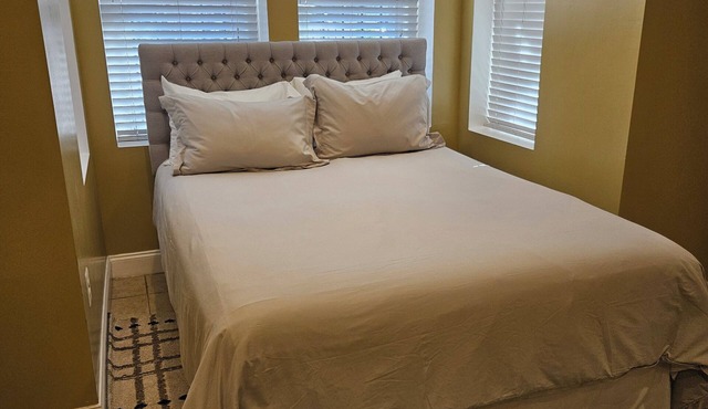 Large studio close to metro in Eckington/Shaw