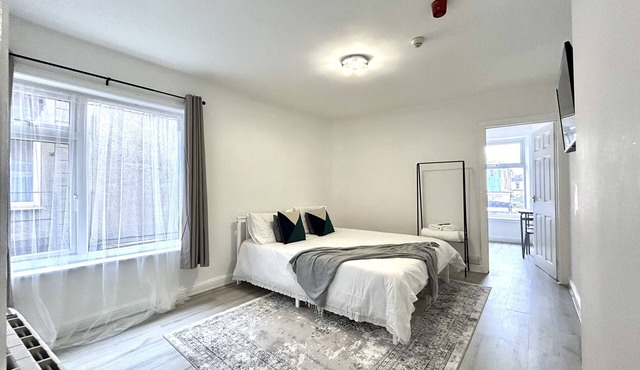 Large Studio Flat Near Beach Cleethorpes