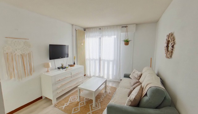 Large studio for 4 with pool access in Les Rousses