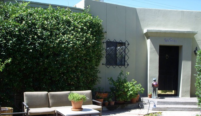 Large Studio Guesthouse in Central Tucson Historic Neighborhood