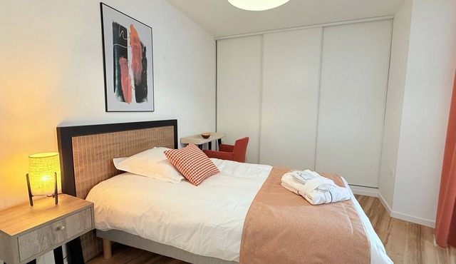 Large studio with bathroom and balcony