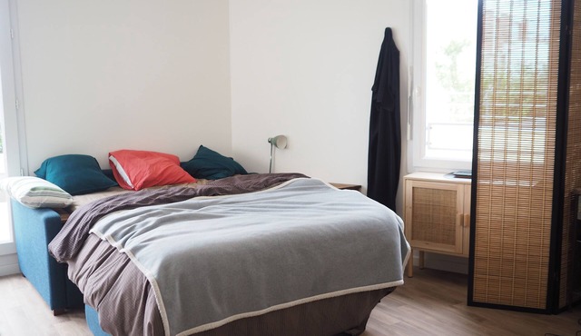 Large studio with direct access to Paris in Noisy le Sec