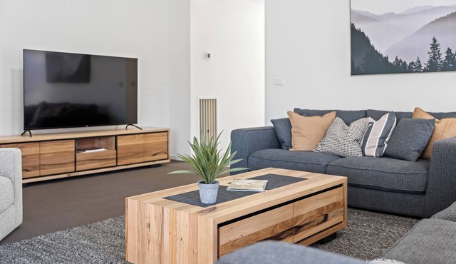 Large stylish home in Bendigo, perfect for families, close to sporting precinct