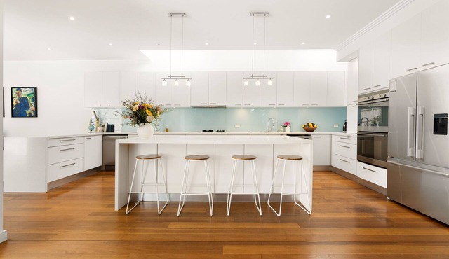 Large Summer Home with Big Pool