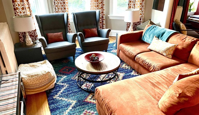 Large, sunny 3 bedroom apartment two blocks from down town Oak Park.