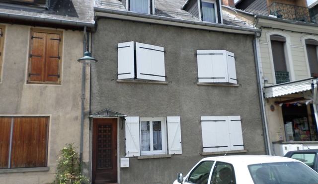 Large T2 45 m², 3 people, Ideally located 250m from the station!