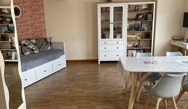 LARGE T2 CÔTE DE GRANIT ROSE BEACHES AND SHOPS WITHIN WALKING DISTANCE