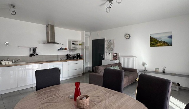 Large T2 with 2 terraces near the lake and garage - Pets allowed