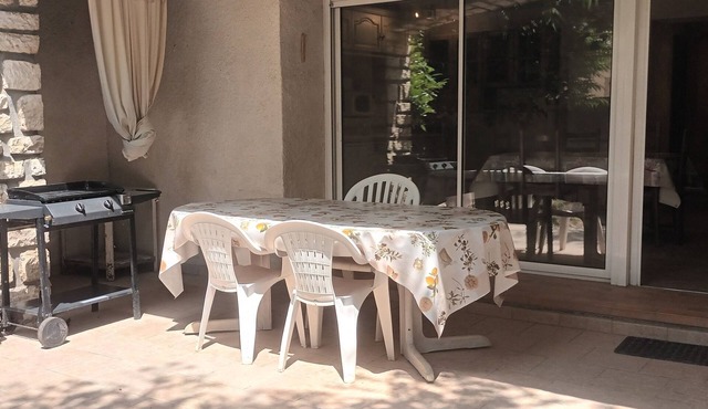 Large T3 of 80m2 10mn from Pont du Gard