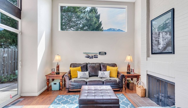 Large Townhouse, 3Bd/3Ba, Near BYU Stadium/BYU