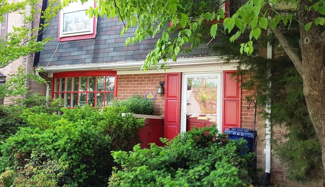Large Townhouse Convenient to D.C., Mark Center Building and Charming Old Town