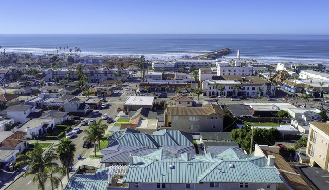 Large Townhouse in Downtown Pismo, Sleeps 12!