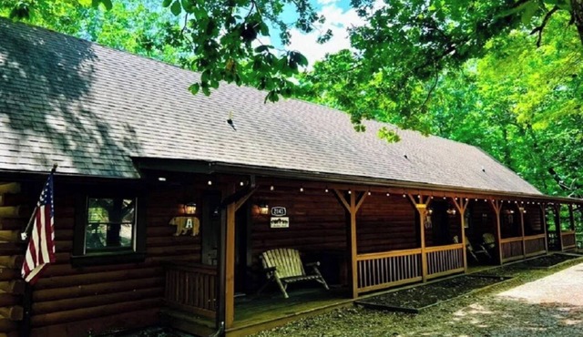 Large triplex cabin-great for groups!