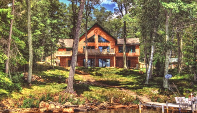 Large Turtle Flambeau Flowage House with game room, sauna, & great fishing.