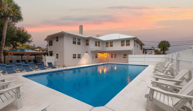 Large Tybee Home for 28 Guests, Private Pool