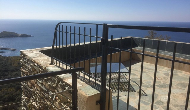 Large typical house by the sea at CAP CORSE in CENTURI (Cannelle)