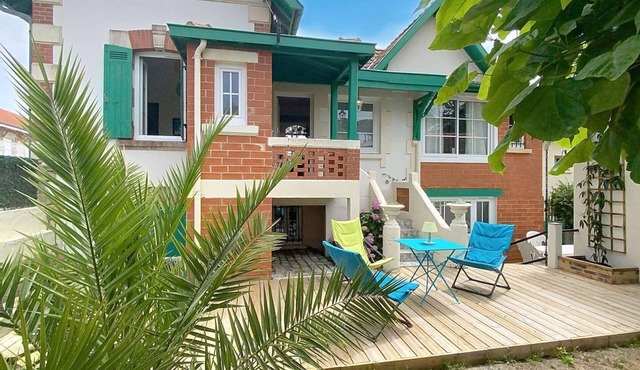 Large typical Lacanau House with 5 bedrooms, 10 people, Lacanau Ocean